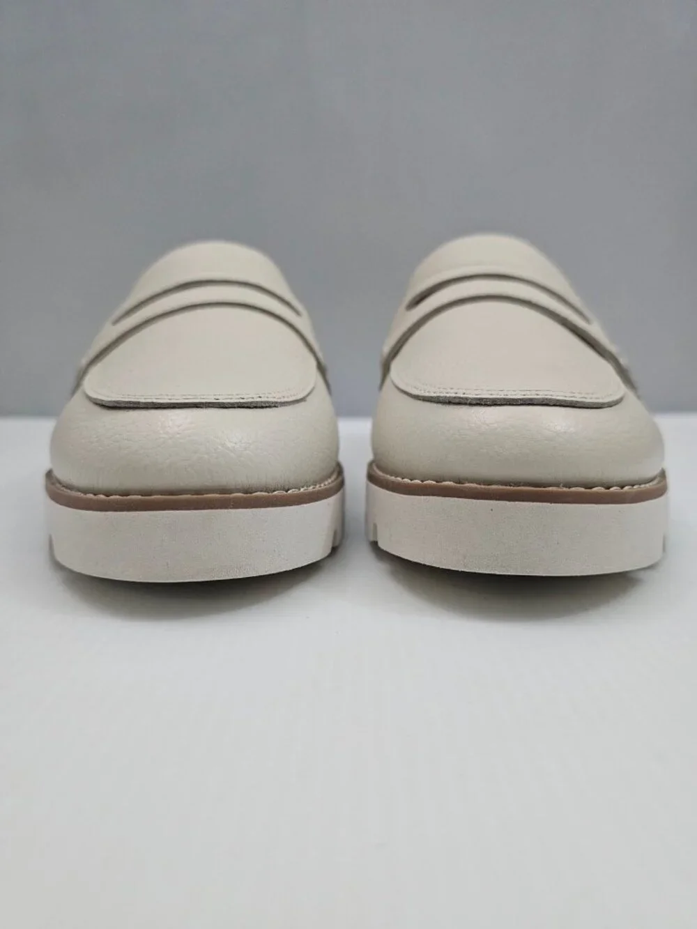 Vionic Cheryl II Lug Sole Penny Loafer Womens 11 Ivory Leather Comfort Platform
